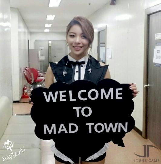 BzprHn9CcAAuFTD.jpg:large