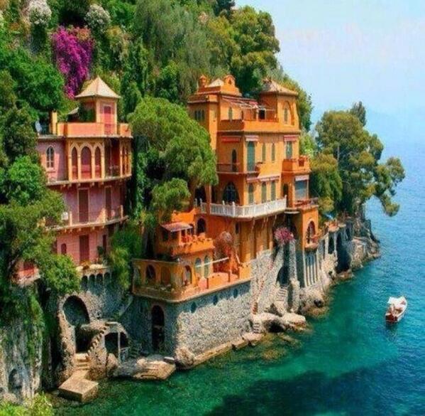 Paisajes Increíbles on Twitter: “Casas junto al mar, Portofino, Italia