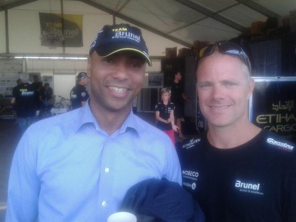 Om 12.00 uur komt @bnrsportzaken vanuit Alicante <a href="/volvooceanrace/">Volvo Ocean Race</a> start. <a href="/HumbertoTan/">Humberto Tan</a> springt van boord <a href="/brunelsailing/">BrunelSailing</a>