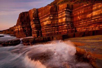 “Superb views in Japan” Sea cliffs tinged in red jab.tokyo/?p=1912 #japan #travel #picture
