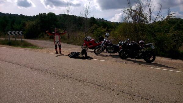 Las motos algunas veces destrozan el cuerpo jejeje... Y la fiesta tambien #yamaha #r6 #soria