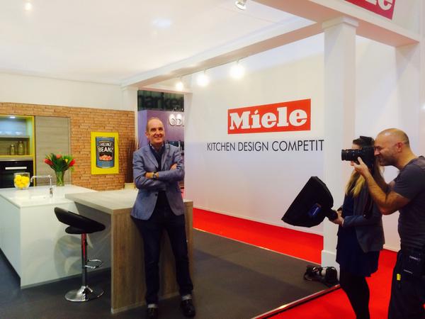 How wonderful to see that @Kevin_McCloud loves @IntotoNottm at @GDLive_UK B'ham!