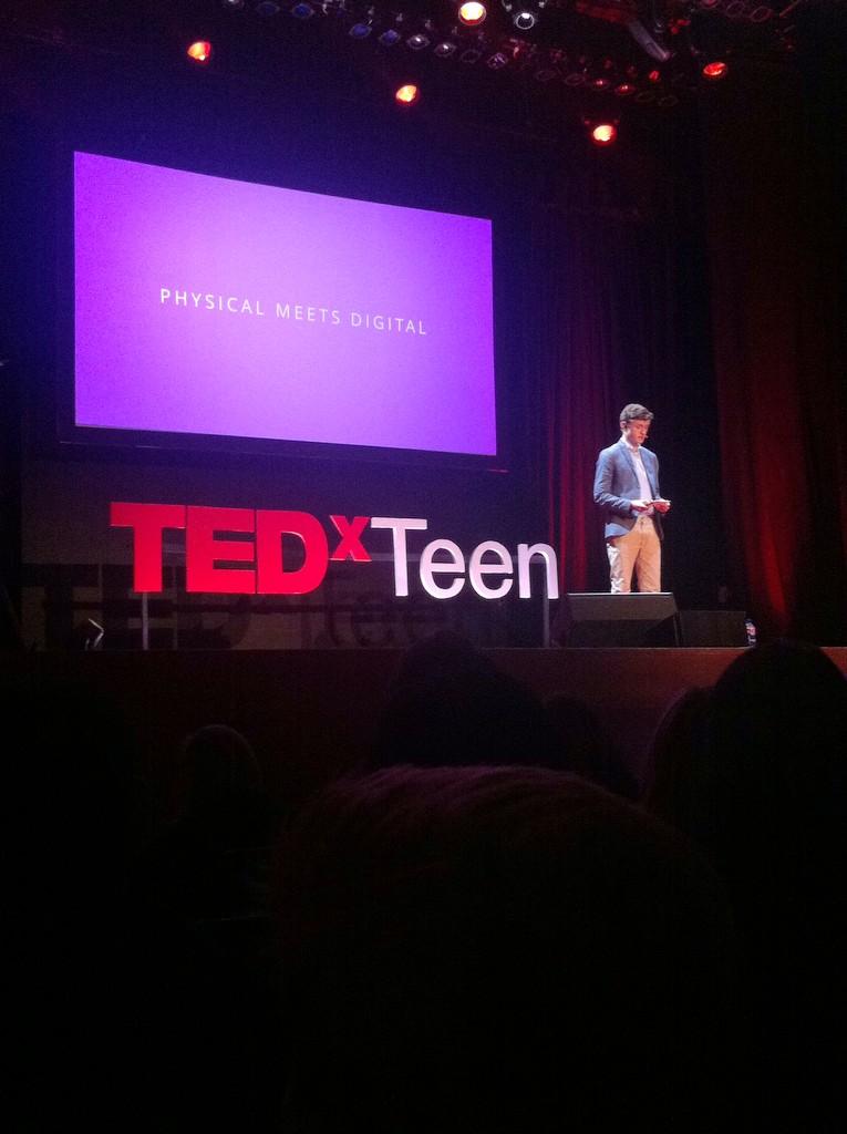 Embedded image permalink