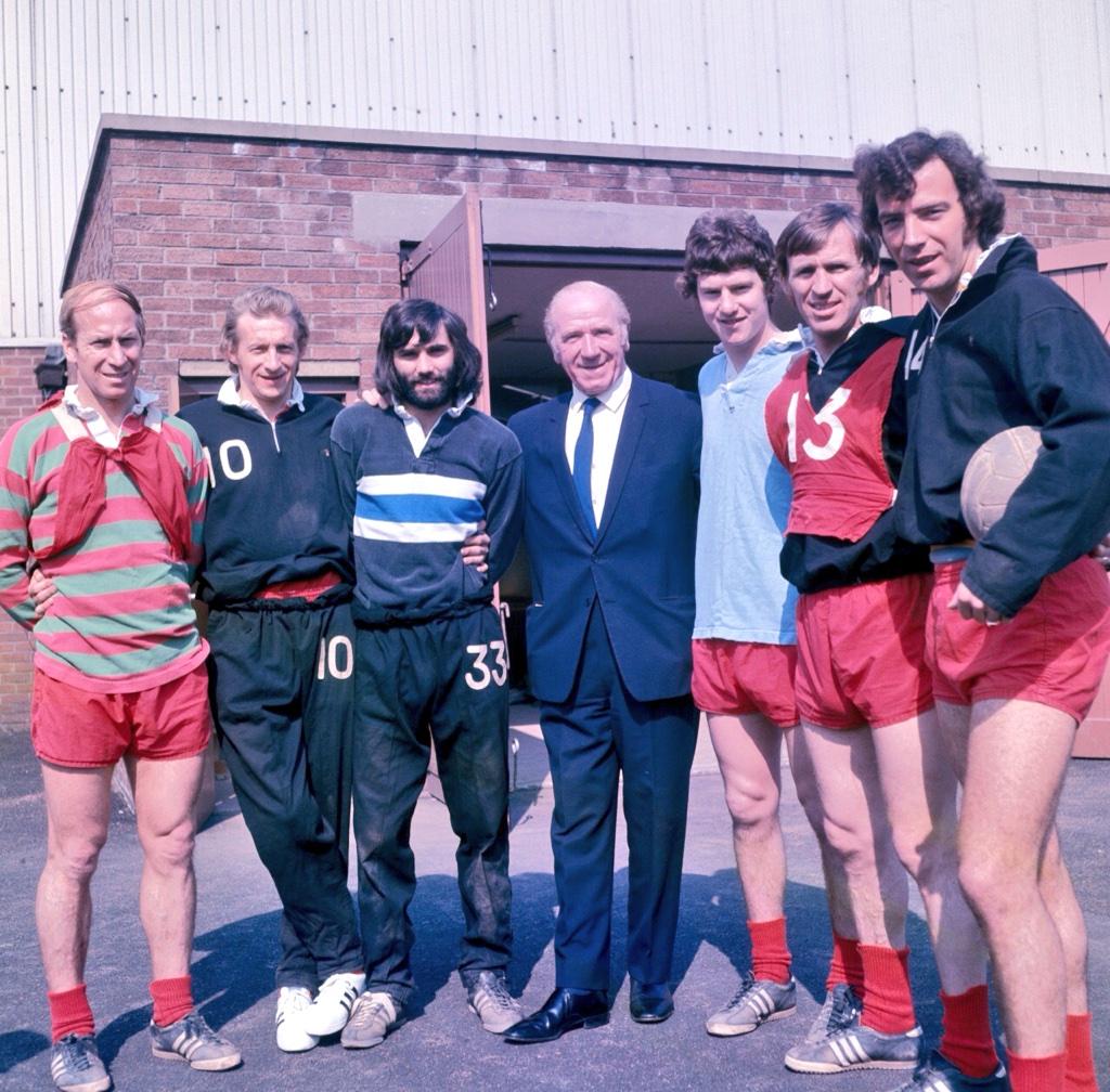 Sir Bobby Charlton is 77 today. 
Happy birthday to a great. Here he is with a few more legends. 