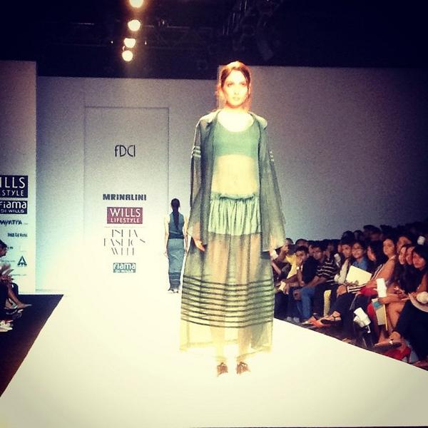 Boldsky's tweet photo. Hazes of blue & green in flowy silhouettes & comfortable footwear #Mrinalini #WIFW #WIFW15 @TheFDCI @boldskyliving http://t.co/vK6zgdOm1m