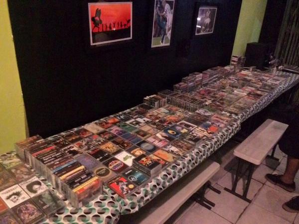 Kami sudah di #cassettestoredaytrk di uno cafe tarakan.