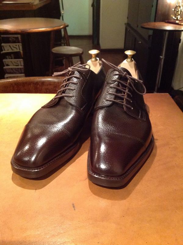 ট ইট র ブリフトアッシュ 本日受け取られたというhiro Yanagimachiのビスポーク靴です 履きおろす 前のプレメンテの重要性を知っている方は本物の靴通です それにしても何と素晴らしい曲線でしょう 既成靴ではあり得ないフォルムです Http T Co