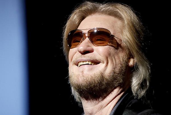 Happy 68th birthday, Daryl Hall, outstanding musician, one half of Hall & Oates  "Out Of Touch" 