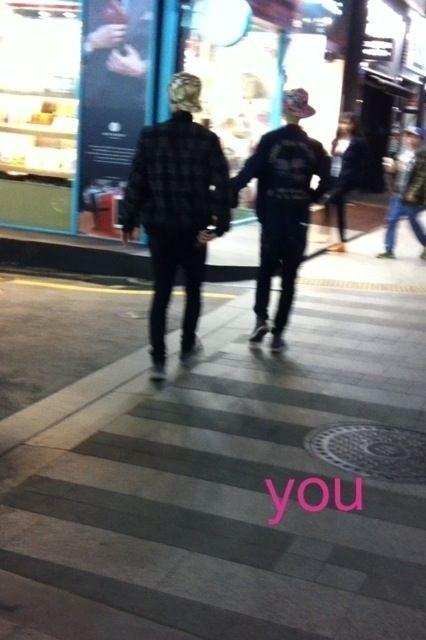 TxxKZTrex's tweet photo. ในอนาคตอยากเห็นรูปแอบถ่ายประมาณนี้ อาจเป็นลู่พาฮุนทัวร์รอบปักกิ่งหรือที่เกาหลี ฮุนพาลู่ไปที่ๆเคยไปด้วยกันบ่อยๆ 😊 http://t.co/4Xl7ww60CJ