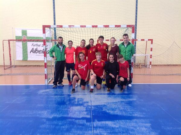 ALBELDAFS's tweet photo. Mucha suerte chicas y a seguir aprendiendo mientras disfrutáis de este deporte. #FSALBELDAFEME http://t.co/KUcZKkE1oN