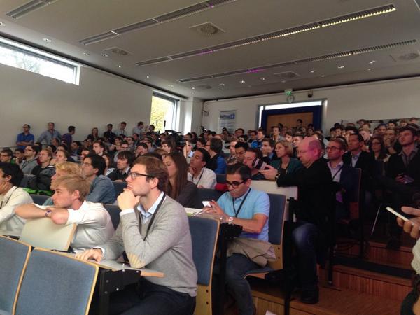 Great spirit at #idealab14 -full house in the after lunch session: investor pitches by <a href="/vonperger/">Stephan von Perger</a> @hubraumberlin ao