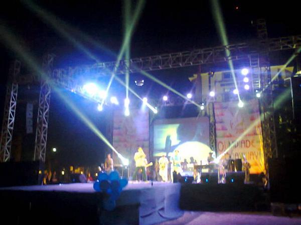 EM_UBOfficial's tweet photo. Yuk merapat ke Lap. Rektorat UB. Closing Ceremony Olimpiade Brawijaya 2014 udah dimulai nih :)) #OB2014 http://t.co/0EnOHZCTje