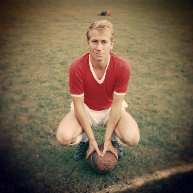 Happy birthday to legend and world football icon Sir Bobby Charlton, who is 77 today. by manchesterunited 