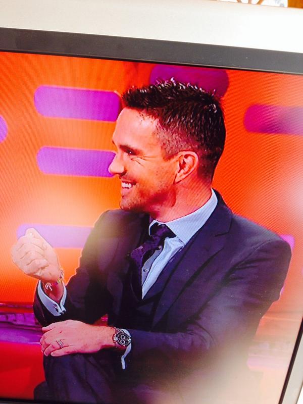 lidagoonerette's tweet photo. @lindachristou71  @agc44 thought you said  Alex went to uni. He's not he's on the graham norton show!!!! ❤️❤️ http://t.co/hz04GL7Bjo