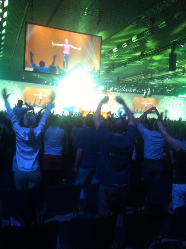 Fuel4ChangePlus's tweet image. Miss Sweden now doing a fitness class on stage with the crowd!! @RonniaFornstedt #JuicePlusConference #Barcelona2014
