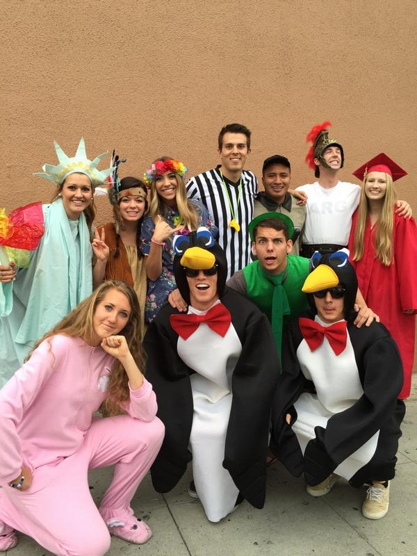 OnCamAudiences's tweet photo. @crib35 here at @letsmakeadeal waiting to make a deal with @waynebrady #readytodeal #lmad http://t.co/xt0cO1Ss41