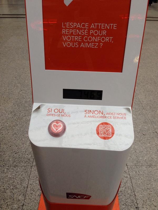 LauraBataille's tweet photo. [#Marketing] Un bouton VS un #Qrcode... Bref, avec la #SNCF, c'est + facile de dire oui que non.... http://t.co/T5hcqYaEgn