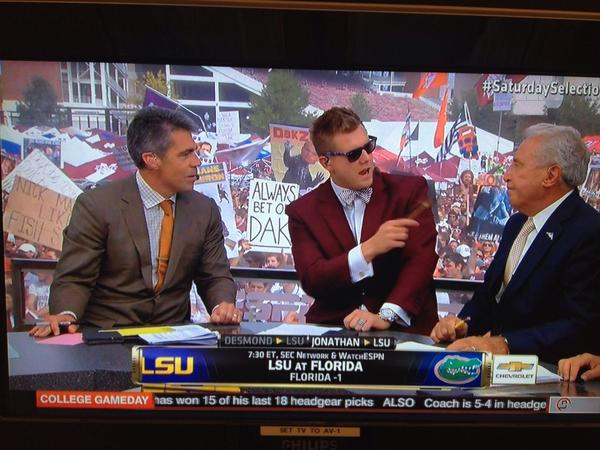 BrianJHaddad's tweet photo. Look at Papelbon givin' it to Corso.  #CocoTheMonkey http://t.co/gFNezZHl77