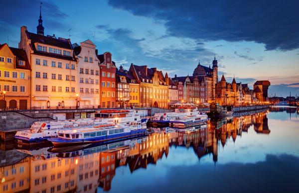 danchantall9's tweet photo. Gdansk by night 4 by Lukasz #Malkiewicz - #photo #poland #city http://t.co/sciW2QhLlj