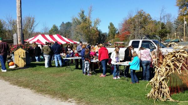 Gmapumpkinpatch's tweet image. Today for FREE at Grandma's Pumpkin Patch Home Depot building kits for kids