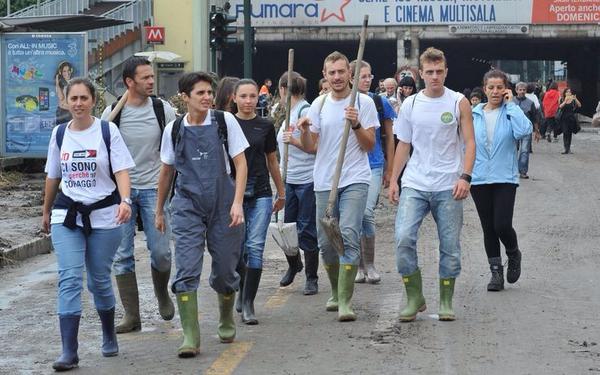 Genova. Questa e l'Italia che preferisco.
Finché ci saranno giovani così ci sarà sempre la speranza