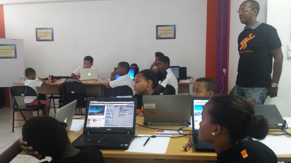 Alicia_Bellance's tweet image. #SuperCodeurs martinique c'est parti! #EUcode