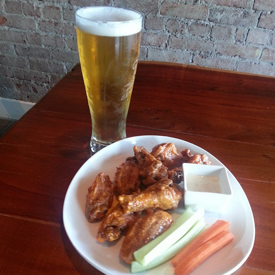 TheCrestToronto's tweet photo. What more can you ask for on a Saturday night? Doors open at 5pm. #Toronto #nomnom http://t.co/87V4BsBqF0