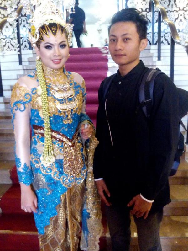rickyardhiless's tweet photo. Happy wedding mbak Ayi . semoga jadi keluarga yg sakinah mawwabah dan warrahmah . amiinnn http://t.co/ETDz0wpK1x