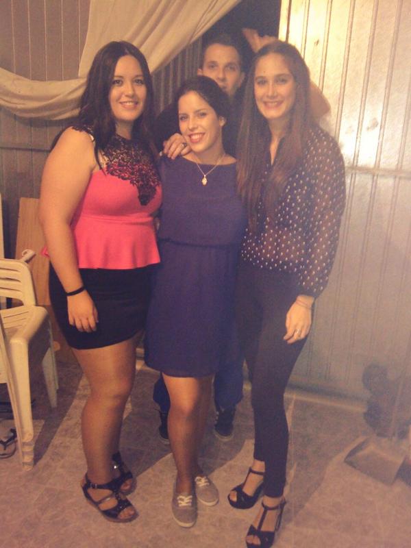 mawysa's tweet photo. Fiestas Macael!! Mis guapas!! 😊😁 http://t.co/pUfPqFRXXh