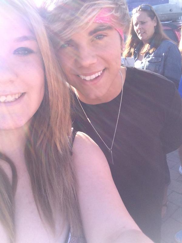 chelseyjxyne's tweet image. I don&apos;t think anyone realises how much he means to.

Please vote for them they deserve it! #VoteForOverloadGeneration