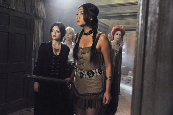 PLLonMax's tweet image. Will you be rocking a #PrettyLittleLiars costume this Halloween? Send us your pics!