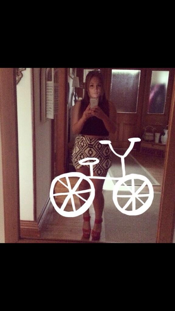 Katz_K's tweet photo. This is me cycling safely #bikesafetyfirst http://t.co/6NF8l47xkJ