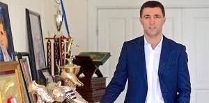 ASLAN_RUHU's tweet photo. 'KRAL'ımız @hakansukur Monaco'da 'Futbol Efsanesi'olarak 'Golden Foot' Ödülü'nü alıp GENE TARİH YAZDI
•SAYGILARIMIZLA http://t.co/FiajwK1PQx