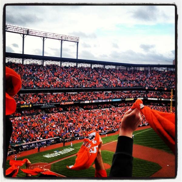 HeyMcFly13's tweet photo. On a happier note, this makes my baseball lovin heart happy: http://t.co/m6hfoL2U3W