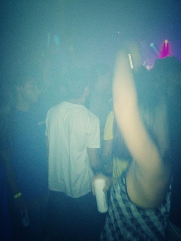 FernandaVieir03's tweet photo. Vamos viver nossos sonhos,temos tão pouco tempo 🎶 #PrimeParty #queromais 🎉✨👏 http://t.co/xJvDZ0PaUY