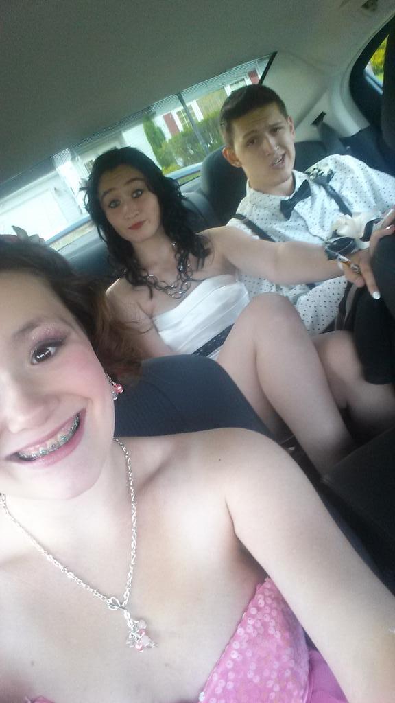 LexiLu_76453's tweet photo. The babes💟💟💟💟 @MykalLeach @SabrinaLynn45 http://t.co/SLOhLS8RBT
