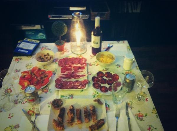 Teresacursa's tweet photo. Cena para dos👫❤️ http://t.co/GBTGyrPjbp