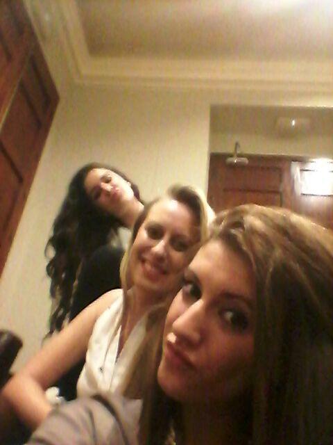 YolandaAlmagro2's tweet photo. Noche de casino @aliquitraun @Laura_mmp http://t.co/soVWM4Sw1x