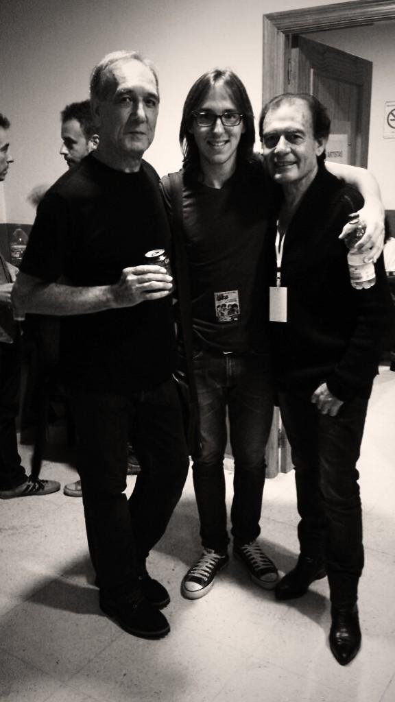 _LosGritos_'s tweet photo. Paco Doblas y Timmy, de los "Los Gritos" con @RubenBonilla93 músico y nieto del fundador de la banda en el backstage. http://t.co/RSOU8vkq8m
