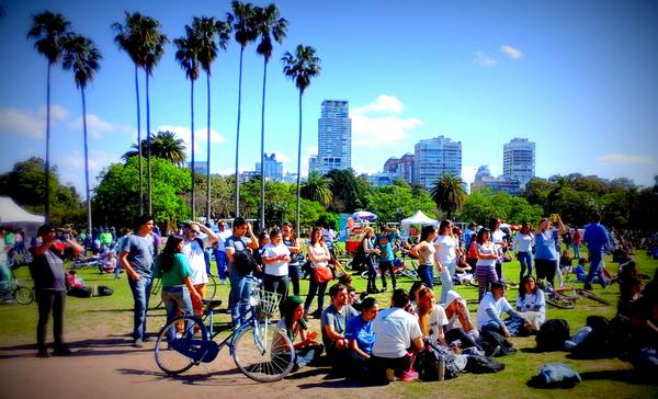 MVictoriaLillia's tweet photo. Por el Artico en el #IceRideBA #Iceride con @GreenpeaceArg http://t.co/rKvMgYUJOS