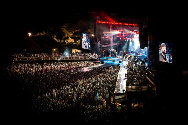 zacbrownband's tweet photo. 35 more minutes, #SGFest! We're just getting warmed up. See you on the @SouthernGround Stage here shortly... http://t.co/0h0BQuwfvL