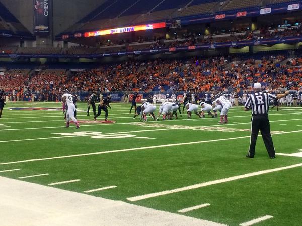 UTSA's tweet photo. UTSA trailing 3-0 at the beginning of the second quarter. You got this, 'Runners! #UTSAHC14 #UTSA #GoRunners http://t.co/TRSIt5teO6