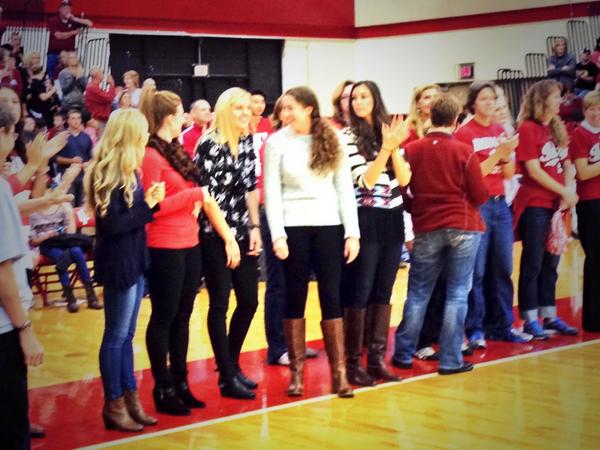 ThatDudeUnique's tweet photo. So great to see these @IUVolleyball alumni at UGym tonight : @cait_LIN_ @mel_hicks7 @jhaverly2 @jade_hend http://t.co/NOig0t83ND