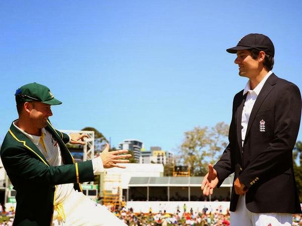 thommo81's tweet image. "@LiebCricket: Classic #AussieAntics. http://t.co/1mg6bfbf0S" #funkyhandshakes