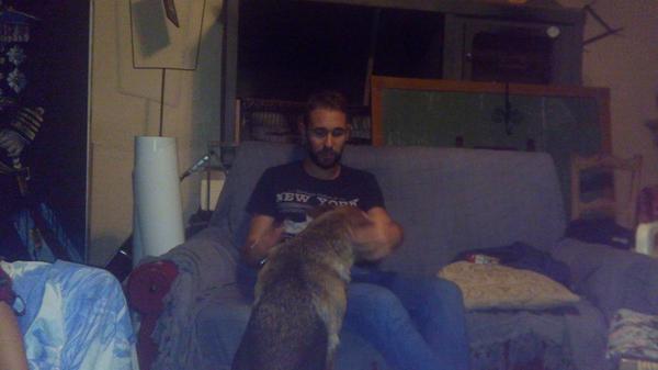 lauripides0's tweet photo. Su nuevo mejor amigo @horchatero http://t.co/v3K5WiN5sN