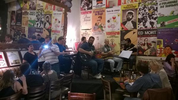 RT <a href="/vitormeriat/">Vitor Meriat</a>: Fechando o #AzureSummitBR em alto estilo com #Jazz no Veríssimo Bar