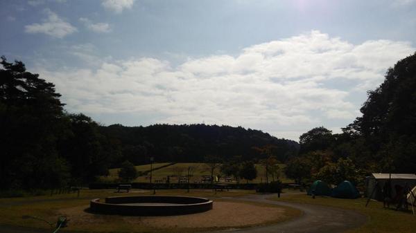 teasunn's tweet photo. なかなかよいキャンプ場です(^o^)
キレイだし。

温泉に入りたい方は泉ヶ岳の「やまぼうし」あたりに行くとよいでしょう。
コインシャワーはありますよ。

ホームセンターやコンビニも近いし、キノコ狩りや釣りもできるようです。 http://t.co/4LPyZ4MJnh