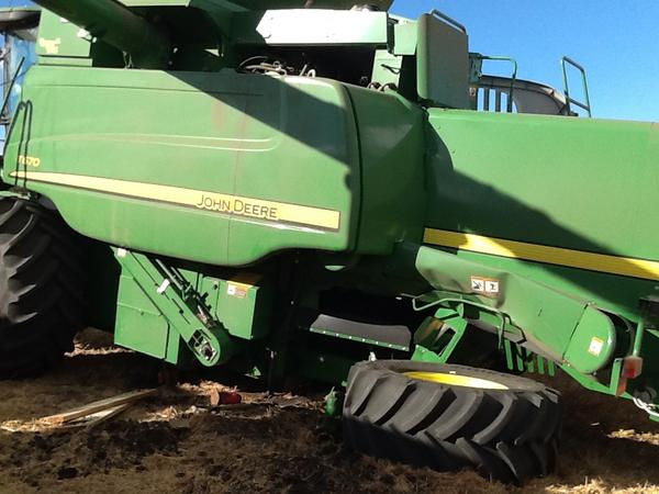 840CFCW's tweet photo. #CFCWharvest RT @HunterRidgeFarm: How was your day? Oh, good...mine sucked. #threeleggeddeere #harvest14 http://t.co/BD1jiTlYwU