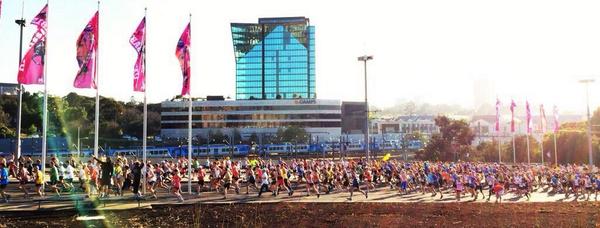 Love this photo of the half-marathon Mum took today. Sunny & colourful. I'm in there! #MelbourneMarathon #FindYourRun