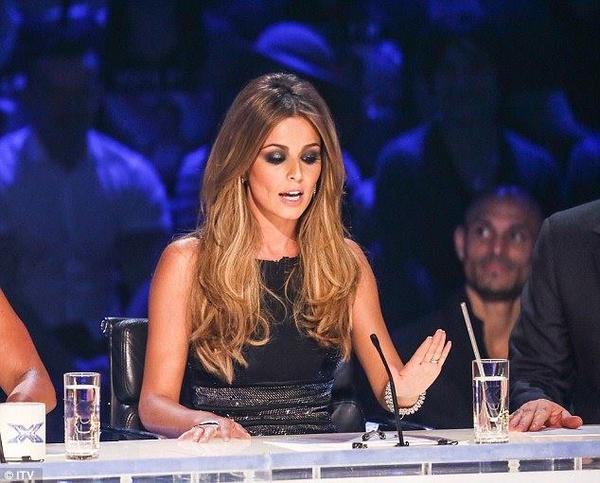 CherylUpdate's tweet image. Images of Cheryl from the first X Factor live show!